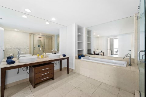 Copropriété à louer à Miami, Floride: 2 chambres, 139.35 m2 № 2152583 - photo 16