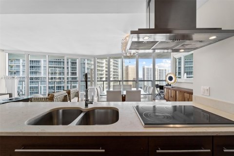 Copropriété à louer à Miami, Floride: 2 chambres, 139.35 m2 № 2152583 - photo 19