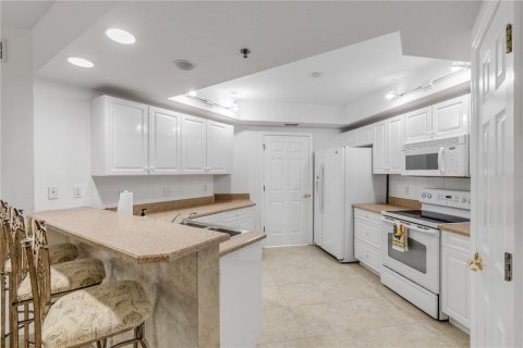 Condo in New Smyrna Beach, Florida, 2 bedrooms  № 1677613 - photo 11
