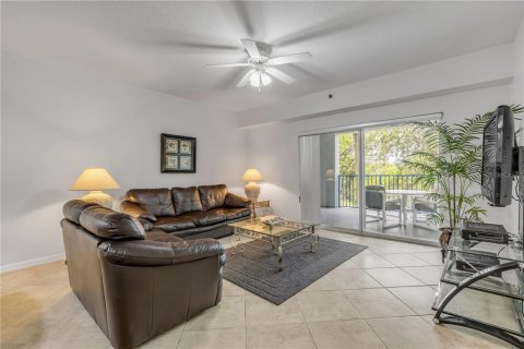 Condo in New Smyrna Beach, Florida, 2 bedrooms  № 1677613 - photo 17