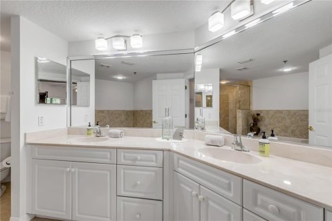 Condo in New Smyrna Beach, Florida, 2 bedrooms  № 1677613 - photo 26