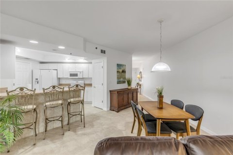 Condo in New Smyrna Beach, Florida, 2 bedrooms  № 1677613 - photo 10