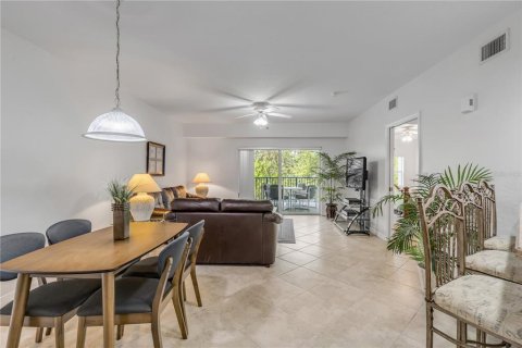 Condo in New Smyrna Beach, Florida, 2 bedrooms  № 1677613 - photo 8