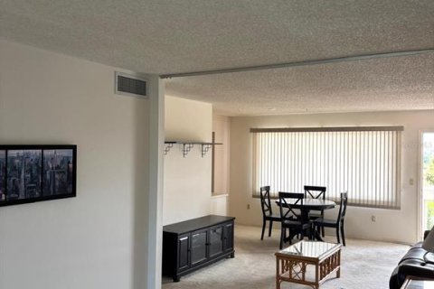 Condo in Bradenton, Florida, 1 bedroom № 2231876 - photo 6