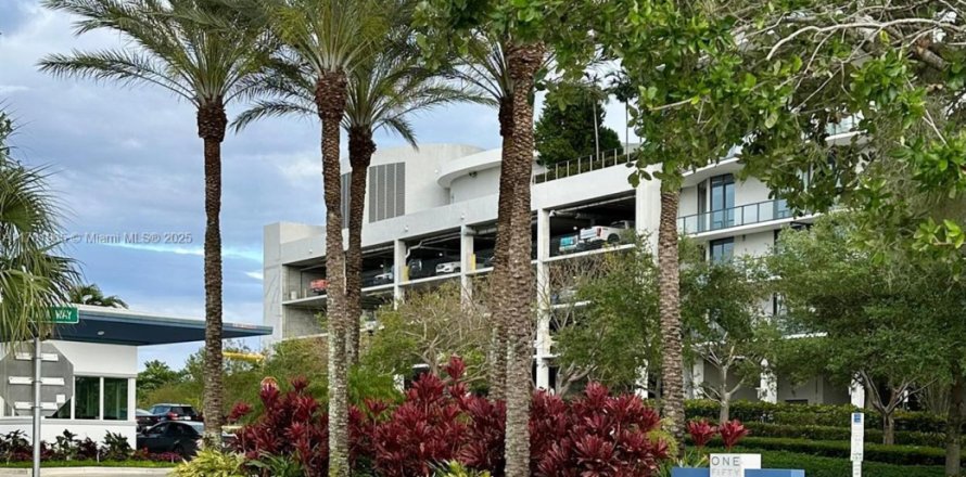 Condo in North Miami, Florida, 2 bedrooms № 1706232