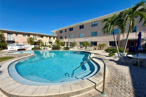 Copropriété à vendre à Saint Pete Beach, Floride: 1 chambre, 45.99 m2 № 2431682 - photo 2