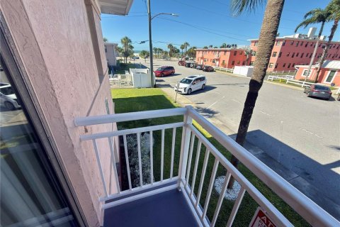 Copropriété à vendre à Saint Pete Beach, Floride: 1 chambre, 45.99 m2 № 2431682 - photo 4