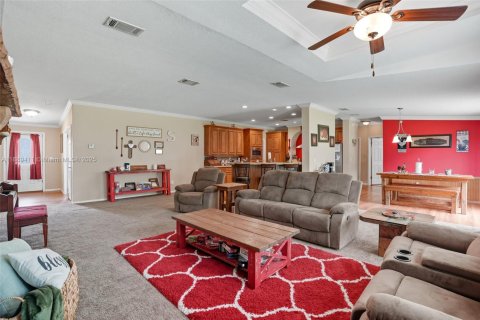 House in LaBelle, Florida 4 bedrooms № 1946173 - photo 7
