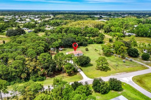 House in LaBelle, Florida 4 bedrooms № 1946173 - photo 3