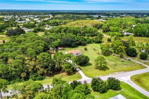 House in LaBelle, Florida 4 bedrooms № 1946173 - photo 2