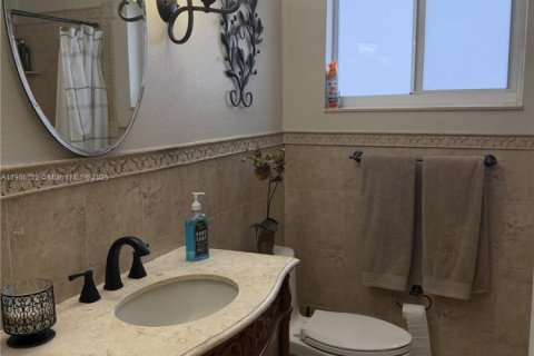 Casa en venta en Miami, Florida, 4 dormitorios, 205.96 m2 № 1965234 - foto 15