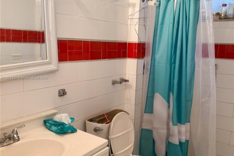 House in West Park, Florida 4 bedrooms № 1854789 - photo 11