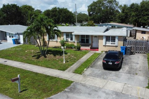 House in West Park, Florida 4 bedrooms № 1854789 - photo 5