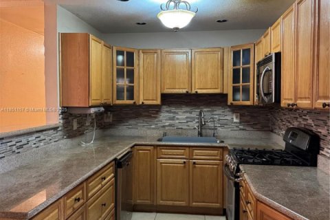 House in West Park, Florida 4 bedrooms № 1854789 - photo 8