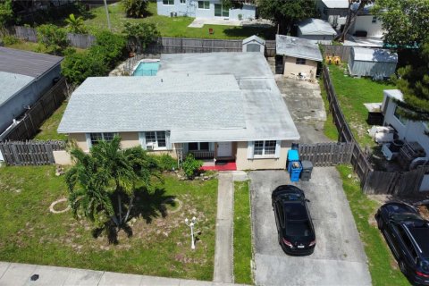 House in West Park, Florida 4 bedrooms № 1854789 - photo 4
