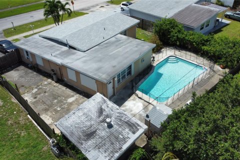 House in West Park, Florida 4 bedrooms № 1854789 - photo 3