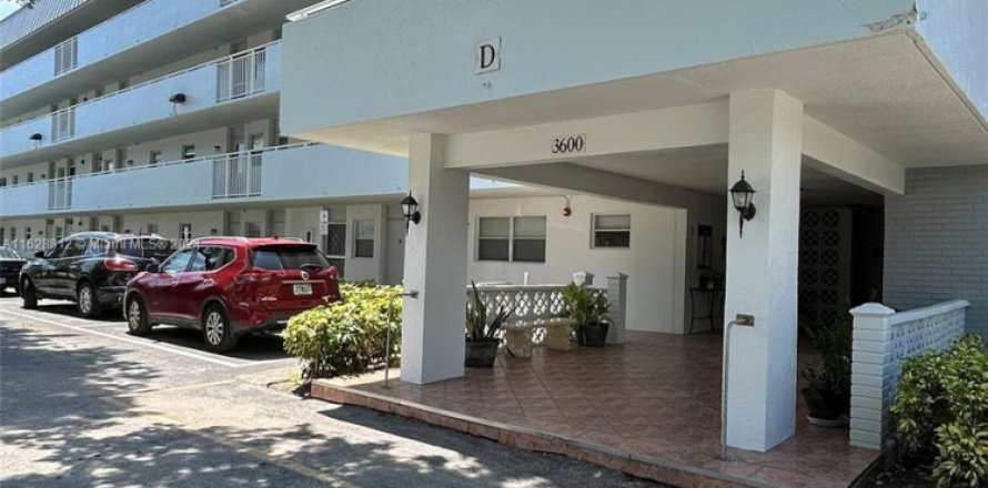 Condo à North Miami Beach, Floride, 2 chambres № 1861887