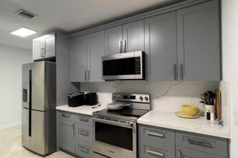 House in Palm Beach Gardens, Florida 4 bedrooms, 180.32 sq.m. № 2181377 - photo 19