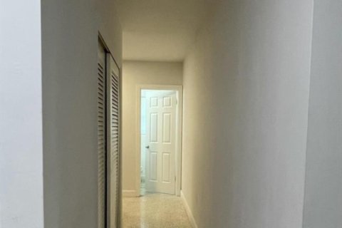 House in Palm Beach Gardens, Florida 4 bedrooms, 180.32 sq.m. № 2181377 - photo 12