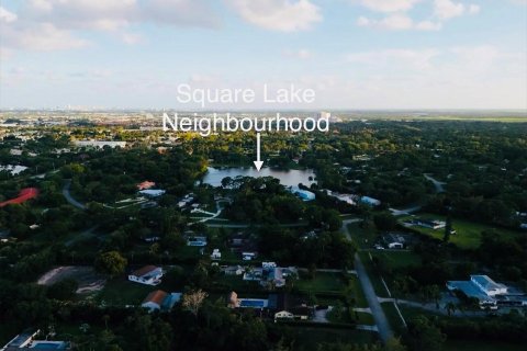 House in Palm Beach Gardens, Florida 4 bedrooms, 180.32 sq.m. № 2181377 - photo 3