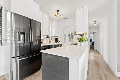 Villa ou maison à vendre à North Miami Beach, Floride: 3 chambres, 103.12 m2 № 1965292 - photo 9