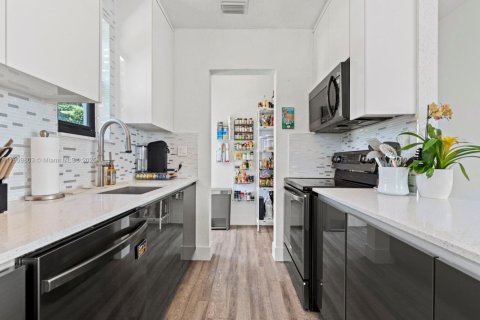 Villa ou maison à vendre à North Miami Beach, Floride: 3 chambres, 103.12 m2 № 1965292 - photo 10