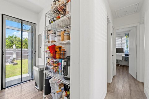 Villa ou maison à vendre à North Miami Beach, Floride: 3 chambres, 103.12 m2 № 1965292 - photo 12