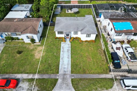 Villa ou maison à vendre à North Miami Beach, Floride: 3 chambres, 103.12 m2 № 1965292 - photo 25