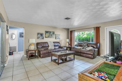 Villa ou maison à vendre à Port Charlotte, Floride: 2 chambres, 135.45 m2 № 1800152 - photo 3
