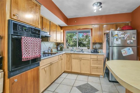 Villa ou maison à vendre à Port Charlotte, Floride: 2 chambres, 135.45 m2 № 1800152 - photo 7