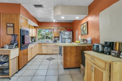 Villa ou maison à vendre à Port Charlotte, Floride: 2 chambres, 135.45 m2 № 1800152 - photo 6