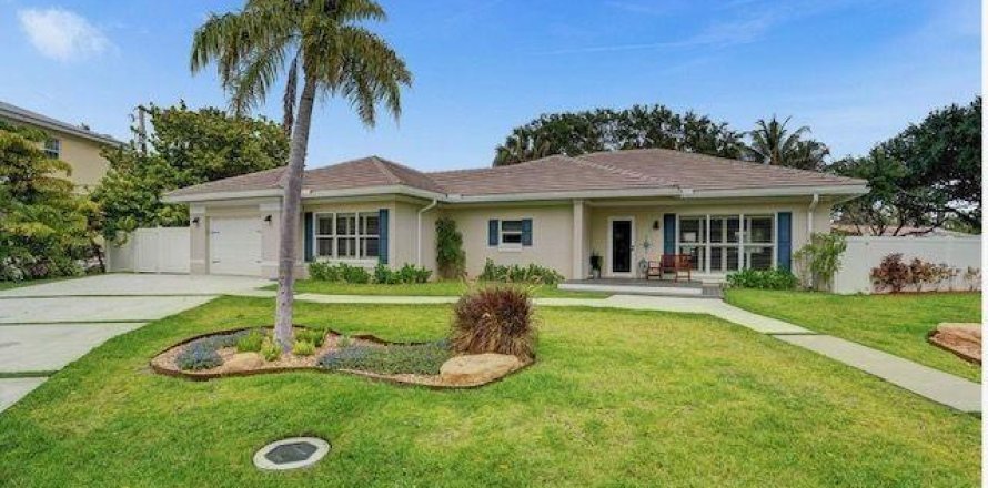 Villa ou maison à Lighthouse Point, Floride 4 chambres, 215.81 m2 № 2084419