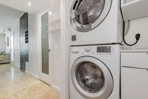 Снять в аренду кондоминиум в Майами-Бич, Флорида 1 спальня, 89.19м2, № 2035685 - фото 23