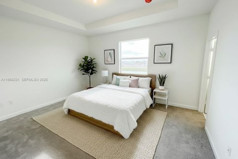 House in Miami, Florida 3 bedrooms, 137.77 sq.m. № 2045493 - photo 9