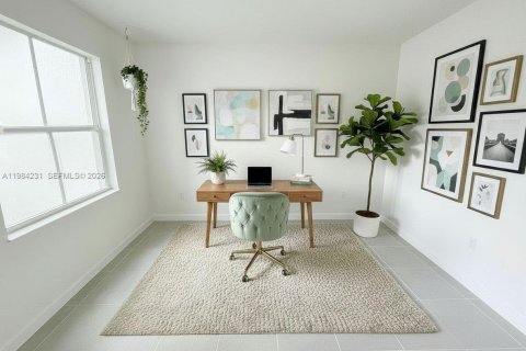 House in Miami, Florida 3 bedrooms, 137.77 sq.m. № 2045493 - photo 6