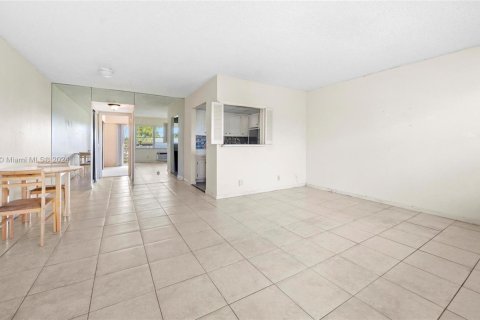 Copropriété à vendre à Boca Raton, Floride: 1 chambre, 66.89 m2 № 1451949 - photo 1