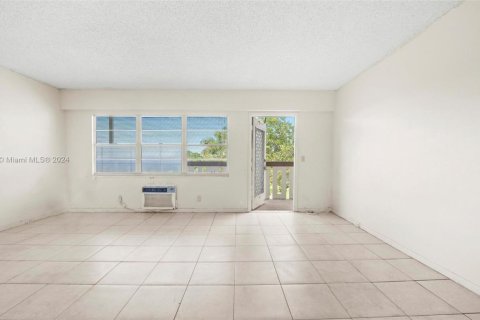 Copropriété à vendre à Boca Raton, Floride: 1 chambre, 66.89 m2 № 1451949 - photo 2