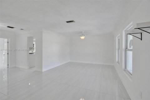 Casa en Miramar, Florida 3 dormitorios, 168.25 m2 № 2006411