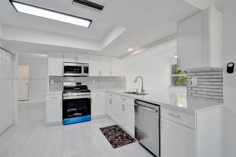 Купить виллу или дом в Мирамар, Флорида 3 спальни, 168.25м2, № 2006411 - фото 19