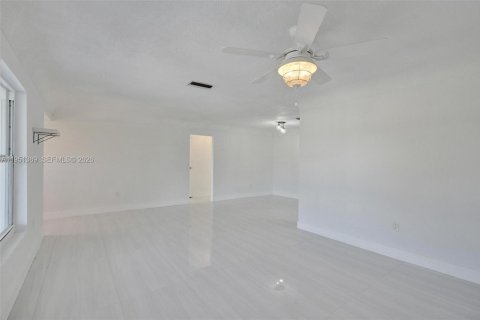 Купить виллу или дом в Мирамар, Флорида 3 спальни, 168.25м2, № 2006411 - фото 8