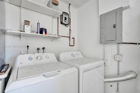 Купить виллу или дом в Мирамар, Флорида 3 спальни, 168.25м2, № 2006411 - фото 30