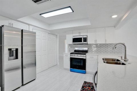 Купить виллу или дом в Мирамар, Флорида 3 спальни, 168.25м2, № 2006411 - фото 20