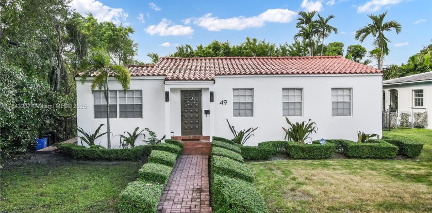 Villa ou maison à Coral Gables, Floride 3 chambres, 85.28 m2 № 1836308
