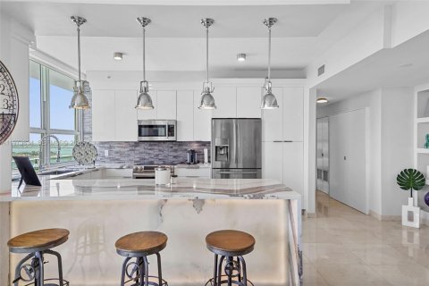 Copropriété à vendre à Miami Beach, Floride: 2 chambres, 125.51 m2 № 2154820 - photo 13