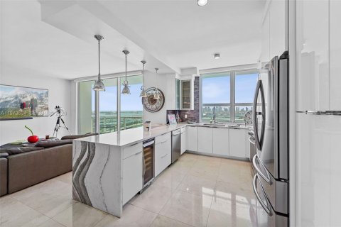 Copropriété à vendre à Miami Beach, Floride: 2 chambres, 125.51 m2 № 2154820 - photo 11