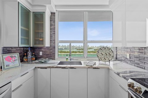 Copropriété à vendre à Miami Beach, Floride: 2 chambres, 125.51 m2 № 2154820 - photo 12