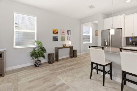 House in Orlando, Florida 4 bedrooms, 233.37 sq.m. № 2151487 - photo 12