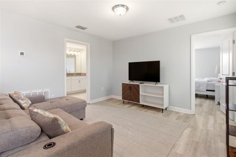 House in Orlando, Florida 4 bedrooms, 233.37 sq.m. № 2151487 - photo 23