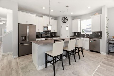 House in Orlando, Florida 4 bedrooms, 233.37 sq.m. № 2151487 - photo 10
