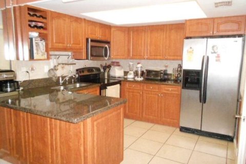 Townhouse in Davie, Florida 3 bedrooms, 147.71 sq.m. № 2267984 - photo 2